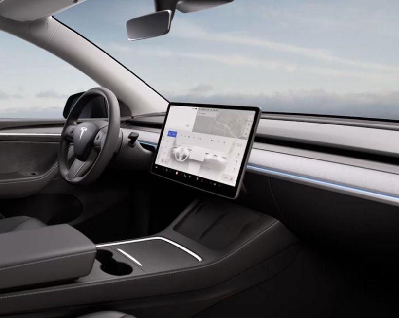 Tesla выпустила подсветку приборной панели для старых моделей Model Y / Авто и транспорт / iXBT Live