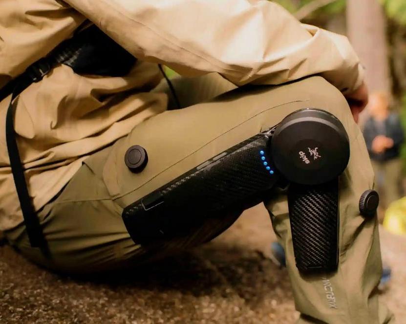 Компании Arc'teryx и Skip представили походные штаны, которые увеличивают силу ног на 40% / Одежда и аксессуары / iXBT Live